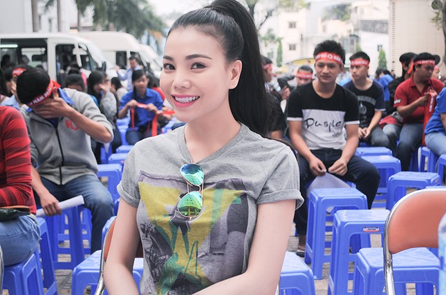 Đông đảo nghệ sĩ tham gia Chủ Nhật Đỏ tại TP.HCM ảnh 5